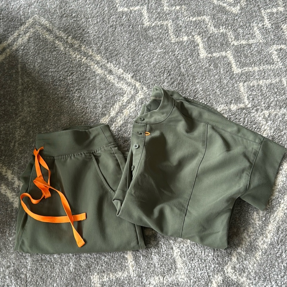 Figs scrubs Moss set